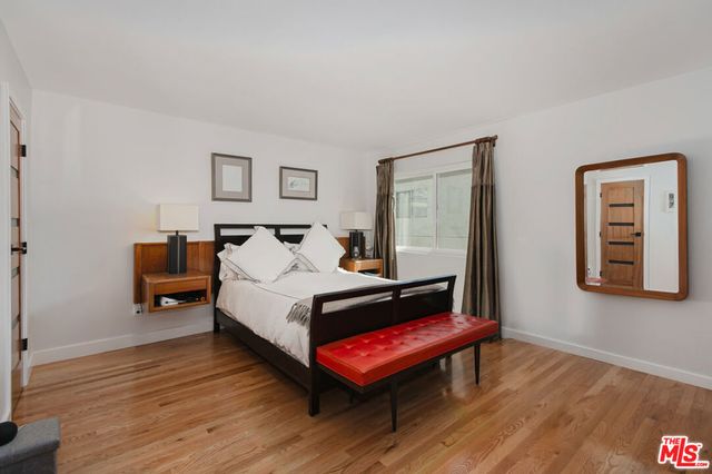 11868 Moorpark Street D, Studio City, CA 91604