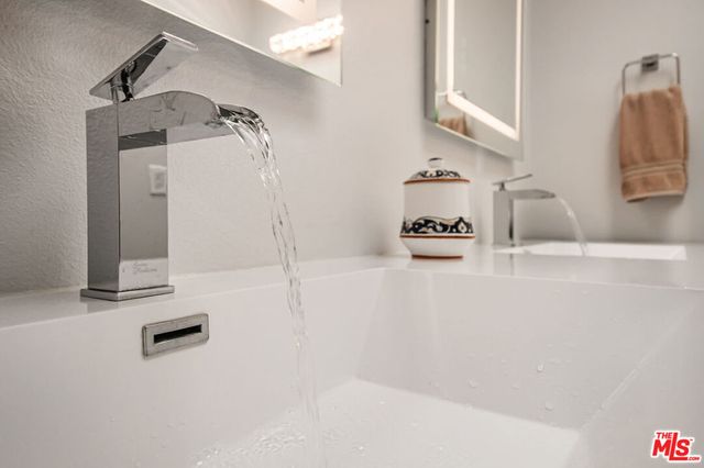 11868 Moorpark Street D, Studio City, CA 91604