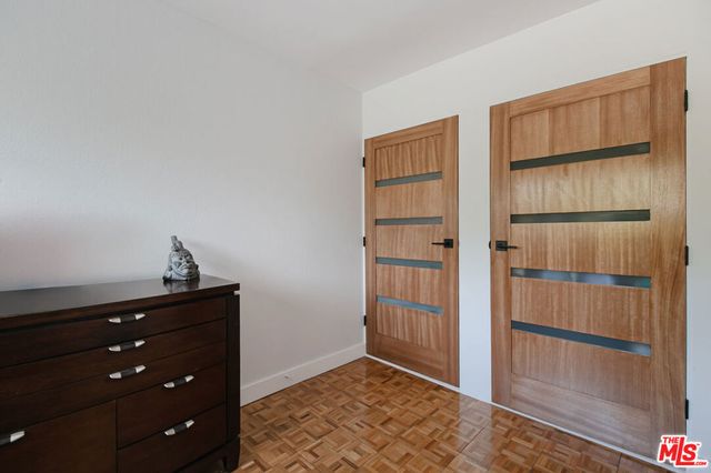 11868 Moorpark Street D, Studio City, CA 91604