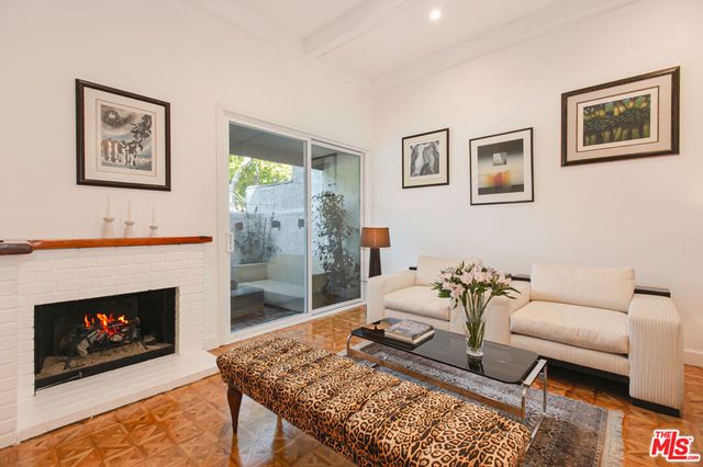 11868 Moorpark Street D, Studio City, CA 91604