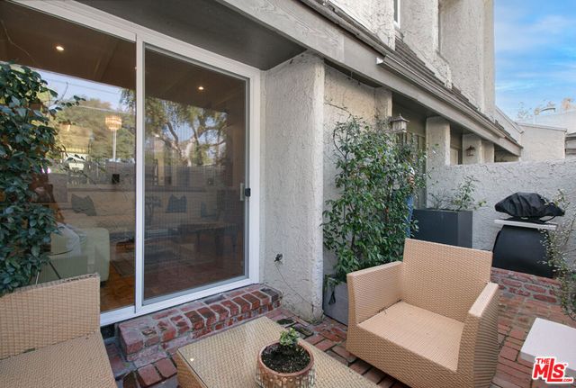 11868 Moorpark Street D, Studio City, CA 91604