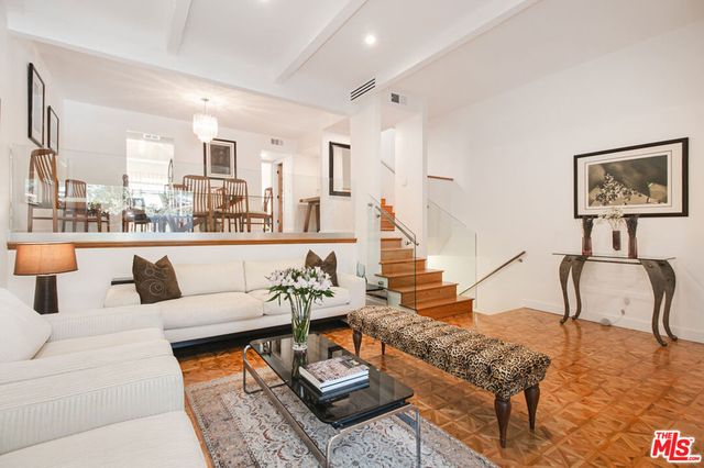 11868 Moorpark Street D, Studio City, CA 91604