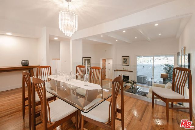 11868 Moorpark Street D, Studio City, CA 91604