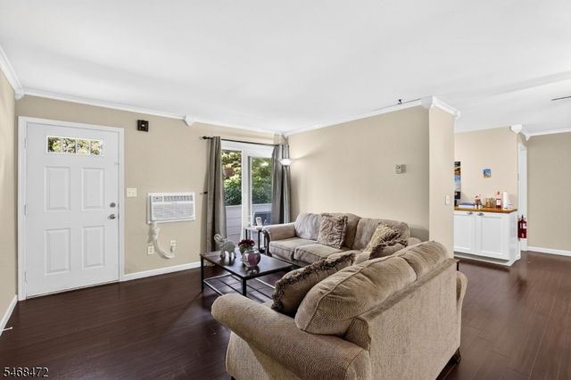813 Victoria Ct 813, Hillsborough Twp., NJ 08844