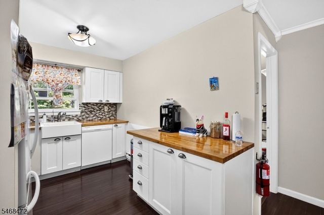 813 Victoria Ct 813, Hillsborough Twp., NJ 08844