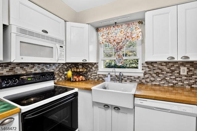 813 Victoria Ct 813, Hillsborough Twp., NJ 08844