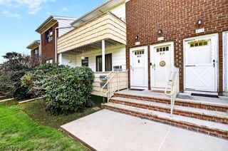 813 Victoria Ct 813, Hillsborough Twp., NJ 08844