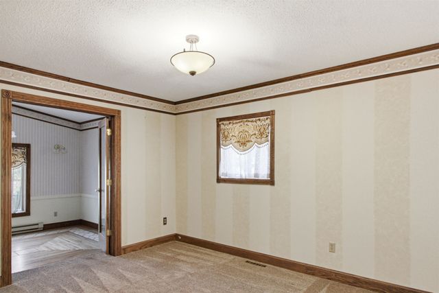 12 Glacial Ct, Minot, ND 58703