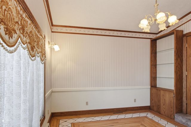12 Glacial Ct, Minot, ND 58703