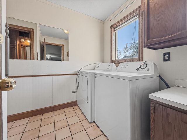 12 Glacial Ct, Minot, ND 58703