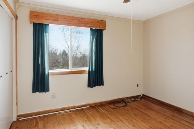 12 Glacial Ct, Minot, ND 58703