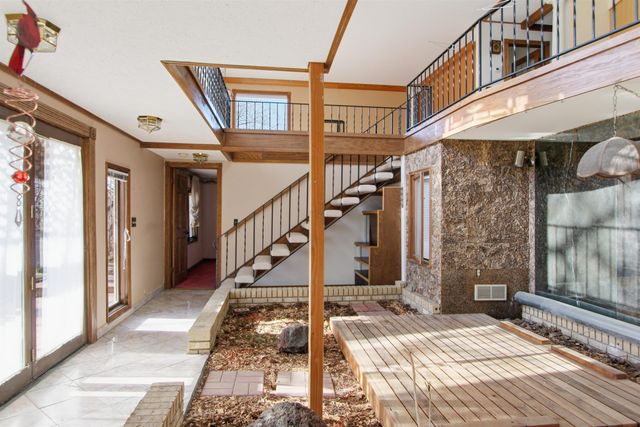 12 Glacial Ct, Minot, ND 58703