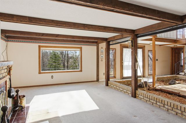 12 Glacial Ct, Minot, ND 58703
