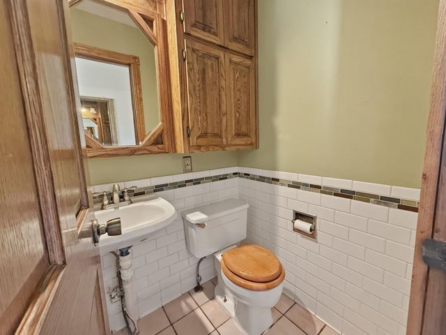 12 Glacial Ct, Minot, ND 58703