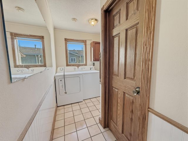 12 Glacial Ct, Minot, ND 58703