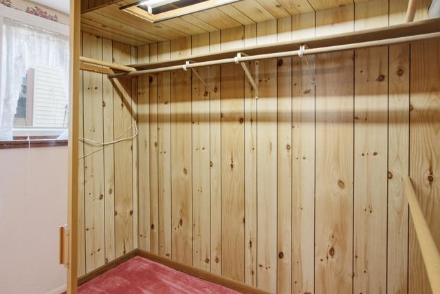 12 Glacial Ct, Minot, ND 58703