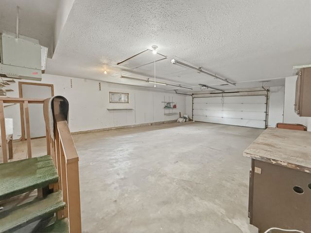 12 Glacial Ct, Minot, ND 58703