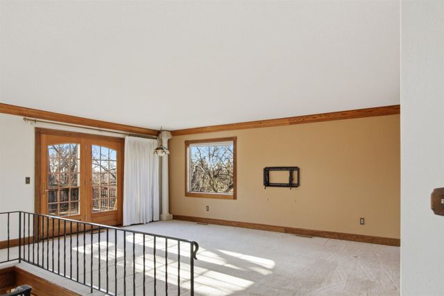 12 Glacial Ct, Minot, ND 58703