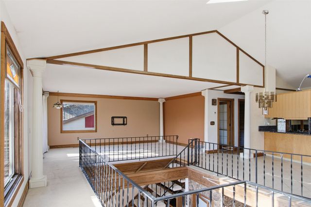 12 Glacial Ct, Minot, ND 58703