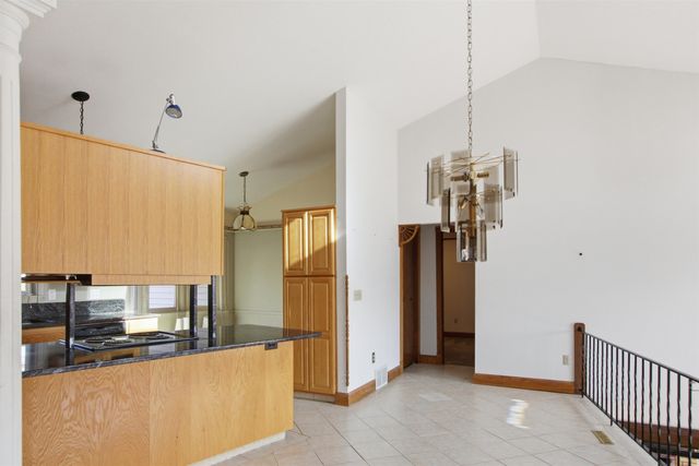 12 Glacial Ct, Minot, ND 58703