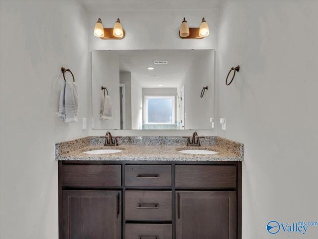 1674 Opp Reynolds Road, Toney, AL 35773