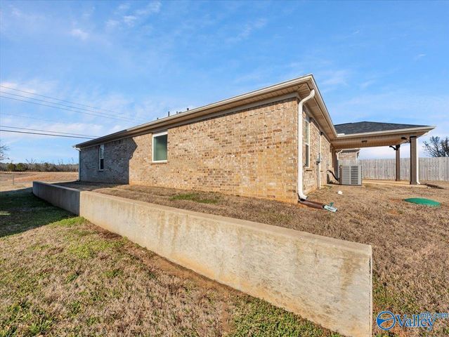 1674 Opp Reynolds Road, Toney, AL 35773