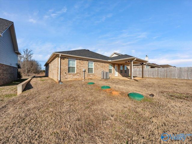 1674 Opp Reynolds Road, Toney, AL 35773