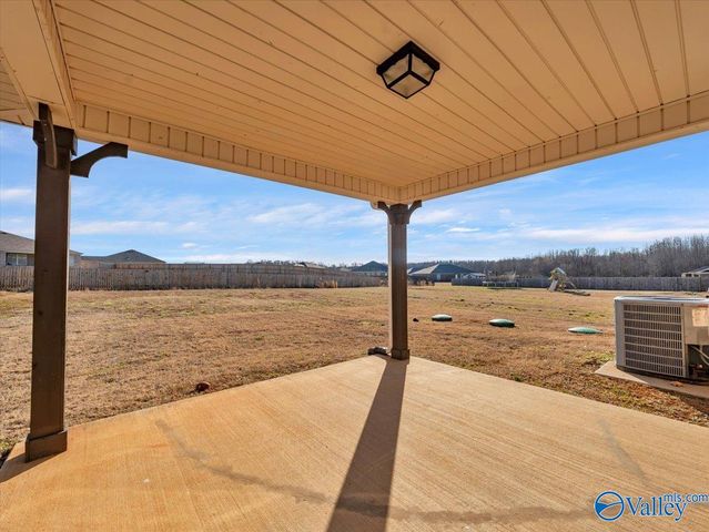 1674 Opp Reynolds Road, Toney, AL 35773