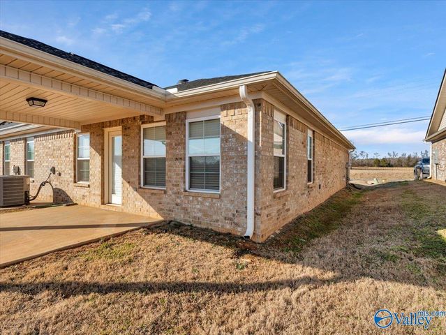 1674 Opp Reynolds Road, Toney, AL 35773