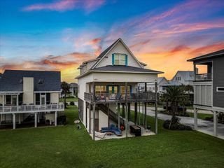 4138 Defender Lane, Galveston, TX 77554
