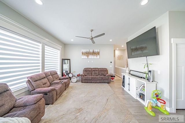 4156 N Ventura Avenue, Idaho Falls, ID 83401