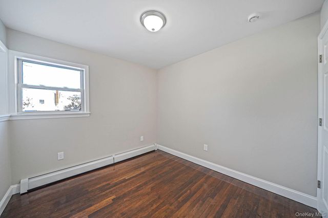 182 W 17th Street, Deer Park, NY 11729