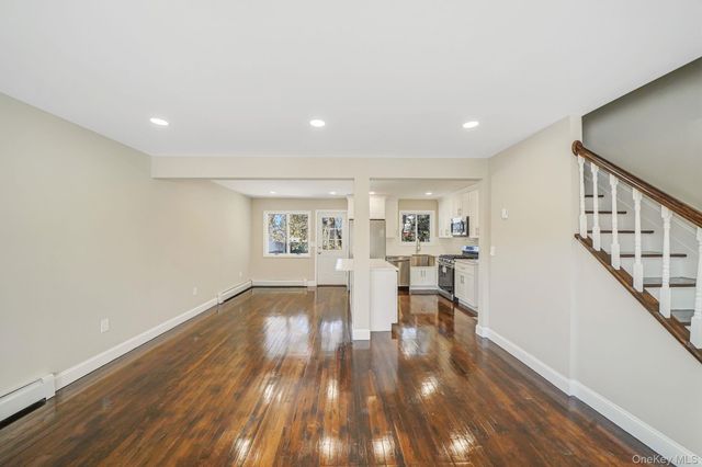 182 W 17th Street, Deer Park, NY 11729