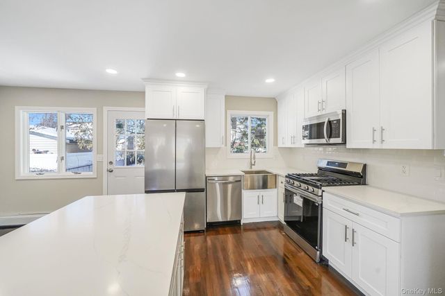 182 W 17th Street, Deer Park, NY 11729