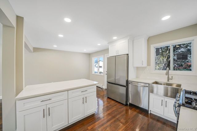 182 W 17th Street, Deer Park, NY 11729