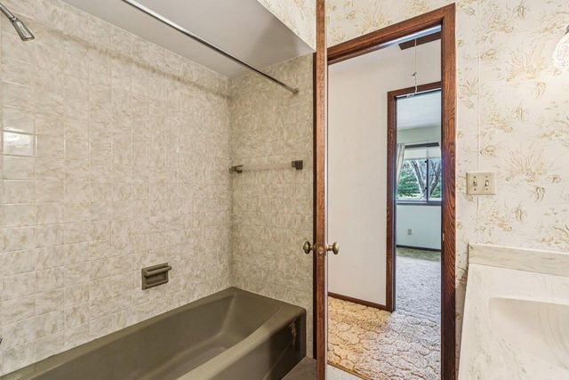 1900 State Road 164, Richfield, WI 53076