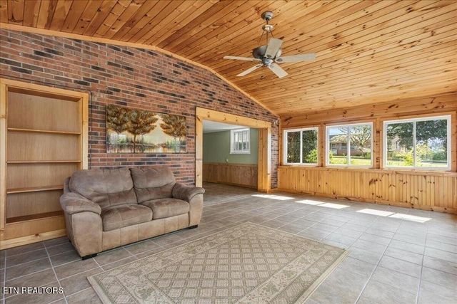 610 Hudson St, Athens, TN 37303