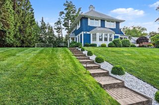 1517 Spruce Drive, Kalamazoo, MI 49008