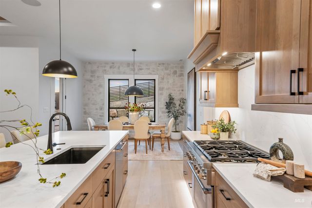 6971 N Cairnhill Way, Eagle, ID 83616