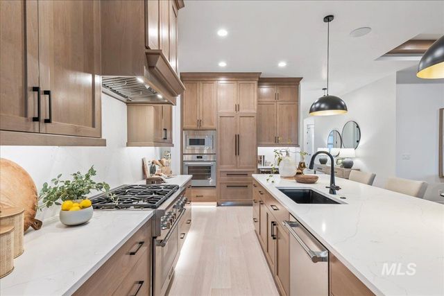 6971 N Cairnhill Way, Eagle, ID 83616