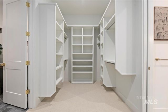 196 N Timber Wolf Pl, Eagle, ID 83616