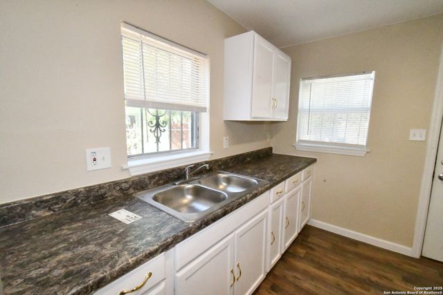 1809 Arbor, San Antonio, TX 78207