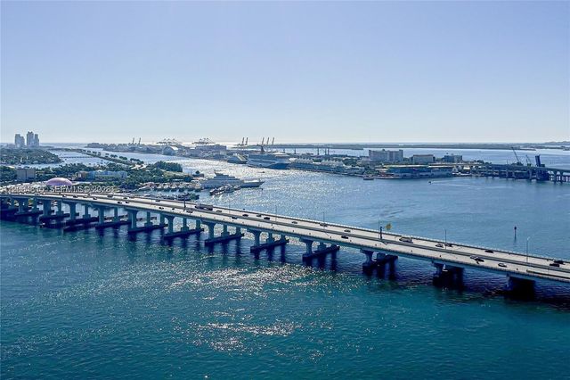 555 NE 15 29H, Miami, FL 33132