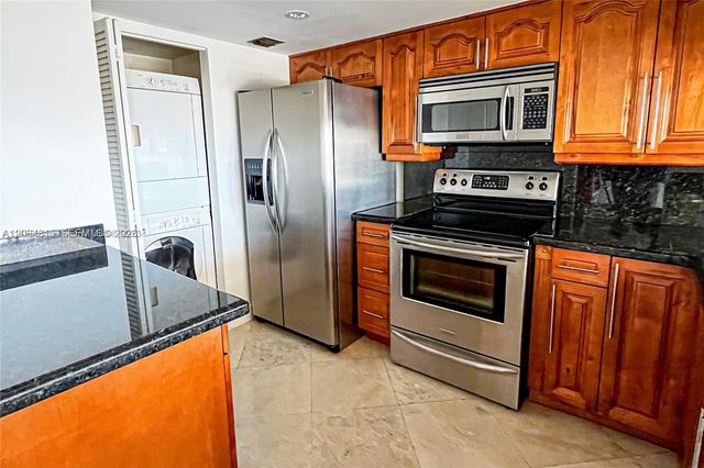 555 NE 15 29H, Miami, FL 33132