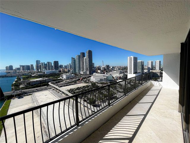 555 NE 15 29H, Miami, FL 33132