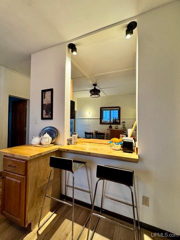 106 E Houghton Avenue, Houghton, MI 49931