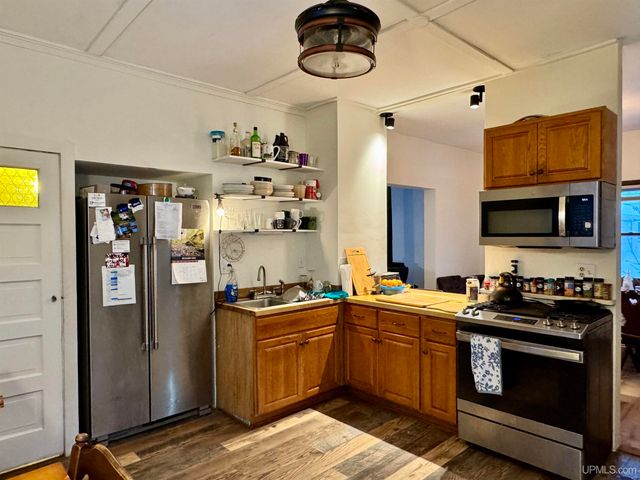 106 E Houghton Avenue, Houghton, MI 49931