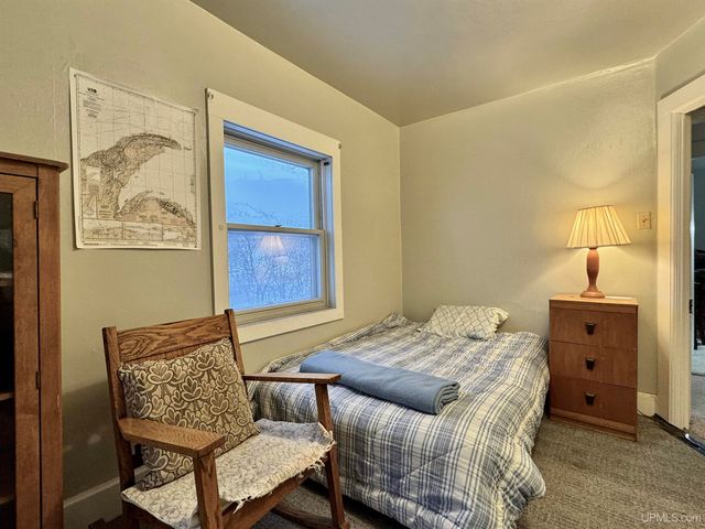 106 E Houghton Avenue, Houghton, MI 49931