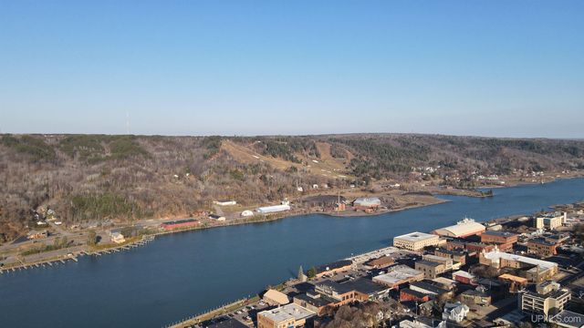 106 E Houghton Avenue, Houghton, MI 49931