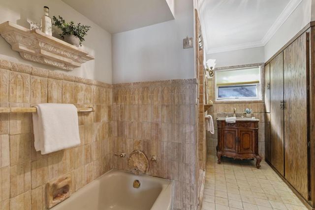 2084 Saint Francis Way, San Carlos, CA 94070